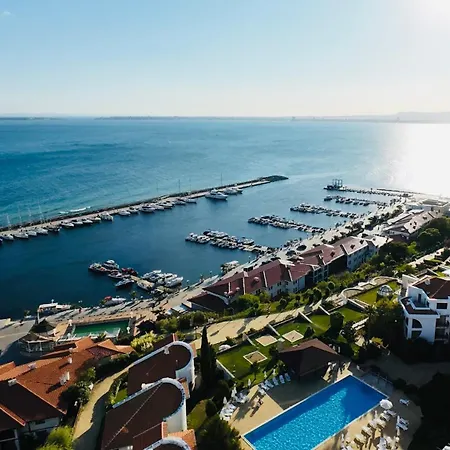 Vip 7 Sea View South Bay Apartmán *